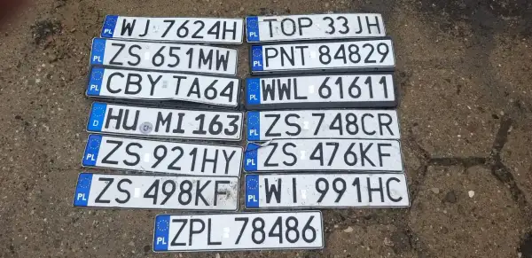Kolekcja polskich tablic rejestracyjnych, m.in. WJ 7624H, ZS 651MW, CBY TA64, HU MI 163, ZS 921HY, ZS 498KF, TOP 33 JH, PNT 84829, WWL 61611, ZS 748CR, ZS 476KF, WI 991HC, ZPL 78486.