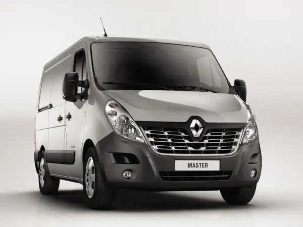 Szary Renault Master 3, gotowy do pracy. Ten wszechstronny van to idealny partner w biznesie.